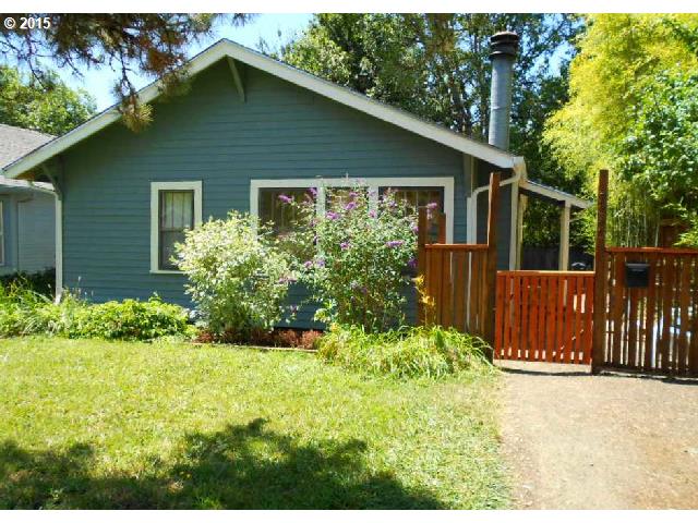 2360 Emerald St, Eugene, OR 97403 photo 1