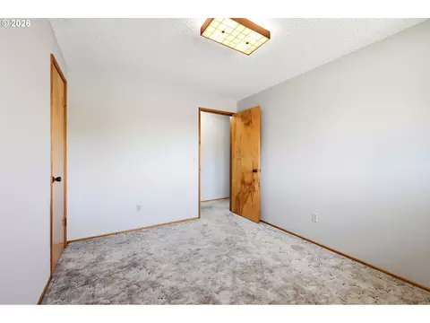 Bedroom - 745 NE Fleming Ave #C22, Gresham, OR 97030 photo 6 of 6
