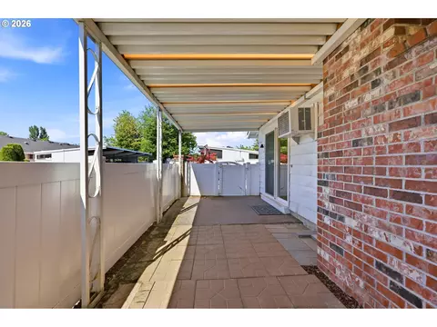 Exterior - 745 NE Fleming Ave #C22, Gresham, OR 97030 photo 4 of 6