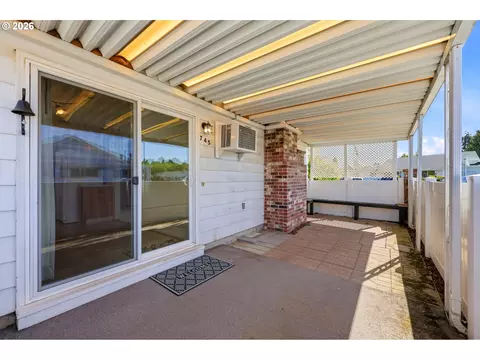 Exterior - 745 NE Fleming Ave #C22, Gresham, OR 97030 photo 3 of 6