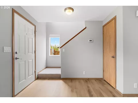 Entry Way - 647 SE Hogan Rd, Gresham, OR 97080 photo 1 of 1