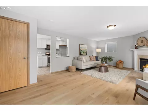 Living - 647 SE Hogan Rd, Gresham, OR 97080 photo 1 of 5
