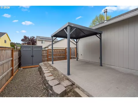 Exterior - 647 SE Hogan Rd, Gresham, OR 97080 photo 5 of 5