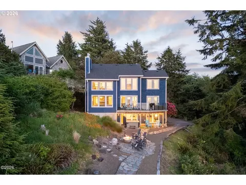 4920 Hilltop Ln, Neskowin, OR 97149