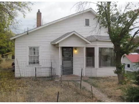 612 SE 4th St, Pendleton, OR 97801 photo 1