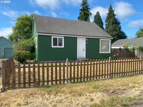33660 SE Myrtle St, Scappoose, OR 97056