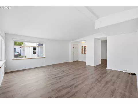 Living - 4055 Royal Ave #22, Eugene, OR 97402 photo 2 of 9