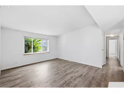 Living - 4055 Royal Ave #22, Eugene, OR 97402 photo 6 of 9