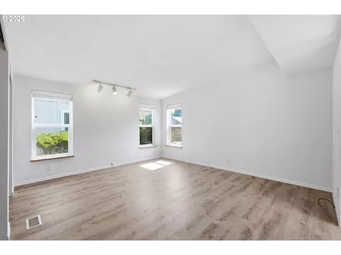 Living - 4055 Royal Ave #22, Eugene, OR 97402 photo 9 of 9