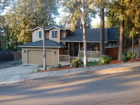 523 S 68th Pl, Springfield, OR 97478 photo 1