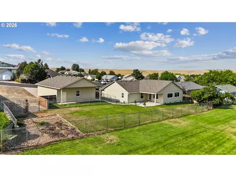 Exterior - 111 SW Quinney Pl, Pendleton, OR 97801 photo 9 of 10