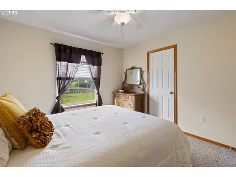 Bedroom - 111 SW Quinney Pl, Pendleton, OR 97801 photo 5 of 5