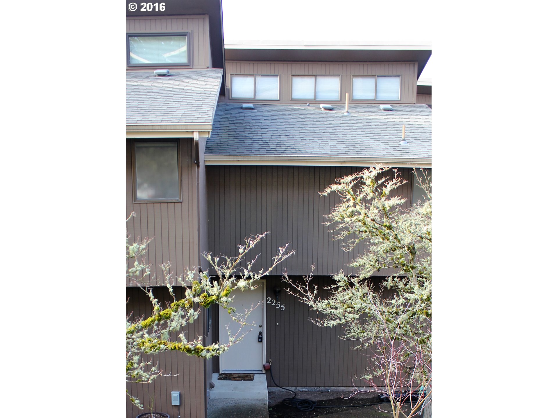 2255 Ridgeway Dr, Eugene, OR 97401 photo 1