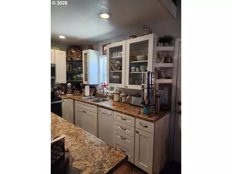 Kitchen - 795 E St, Riddle, OR 97469 photo 4 of 4