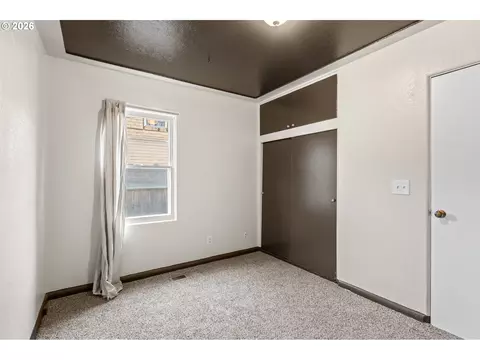 Bedroom - 411 NW 9th St, Pendleton, OR 97801 photo 2 of 3