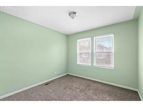 Bedroom - 411 NW 9th St, Pendleton, OR 97801 photo 1 of 3