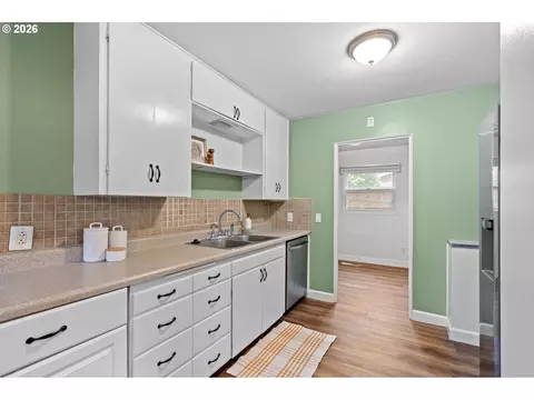 Kitchen - 411 NW 9th St, Pendleton, OR 97801 photo 3 of 3
