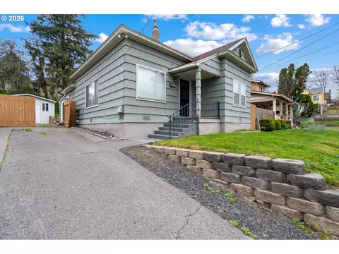 Exterior - 411 NW 9th St, Pendleton, OR 97801 photo 6 of 6
