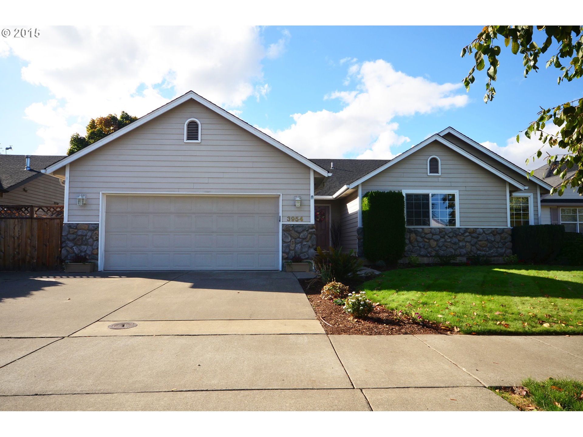 3954 Hampshire Ln, Eugene, OR 97404 photo 1