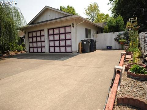 3684 Plumtree Dr, Eugene, OR 97402 photo 1