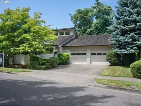 837 Fairway View Dr, Eugene, OR 97401 photo 1