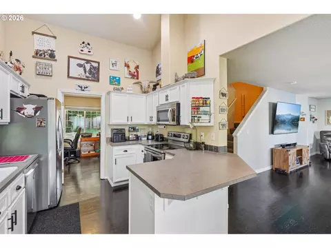 Kitchen - 40348 Therese St, Sandy, OR 97055 photo 1 of 4
