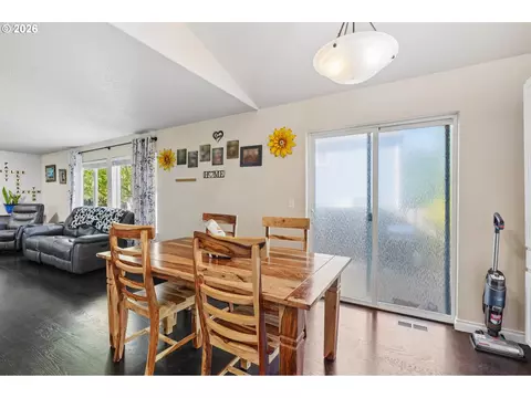 Dining - 40348 Therese St, Sandy, OR 97055 photo 1 of 1