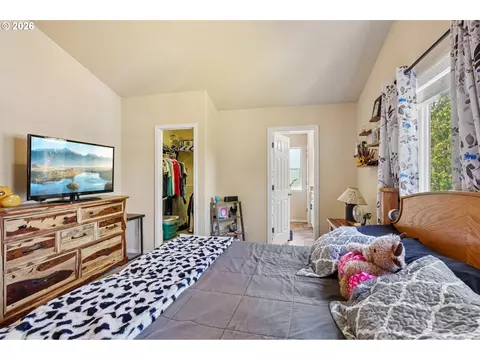 Bedroom - 40348 Therese St, Sandy, OR 97055 photo 3 of 5