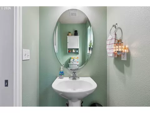 Bath - 40348 Therese St, Sandy, OR 97055 photo 1 of 3