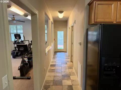 Entry Way - 37071 Dubarko Rd #8, Sandy, OR 97055 photo 4 of 4