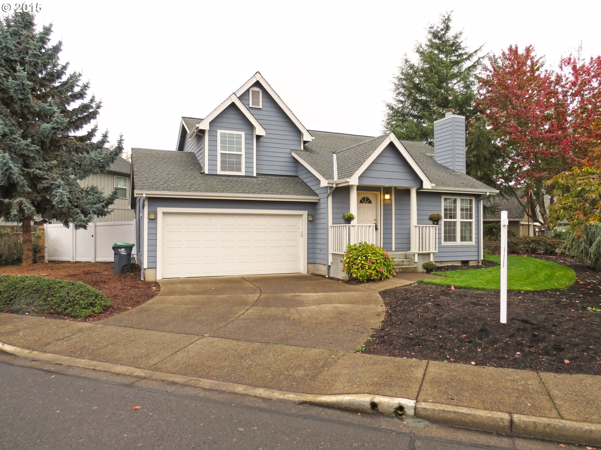 898 Chateau Meadows Dr, Eugene, OR 97401 photo 1