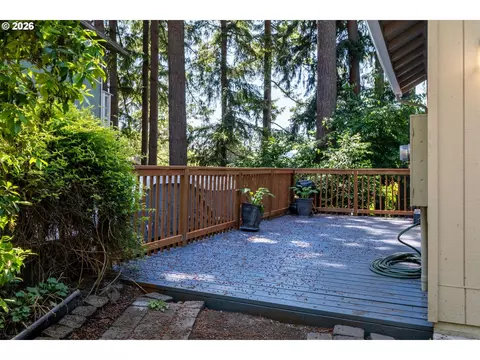 Exterior - 2331 Todd St, Eugene, OR 97405 photo 8 of 8