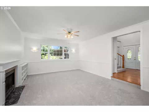 Living - 2331 Todd St, Eugene, OR 97405 photo 2 of 5