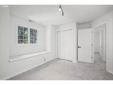 Bedroom - 2331 Todd St, Eugene, OR 97405 photo 6 of 8