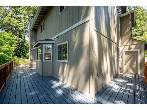 Exterior - 2331 Todd St, Eugene, OR 97405 photo 2 of 8