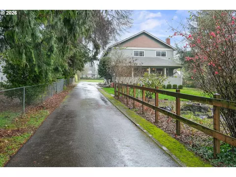 15808 SE Arista Dr, Milwaukie, OR 97267