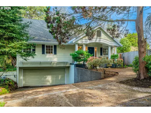 3725 SE Martins St, Portland, OR 97202