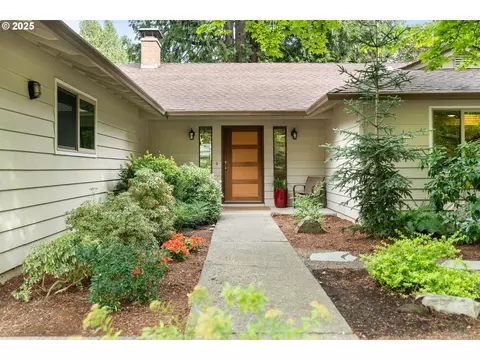 6001 SW Texas Ct, Portland, OR 97219