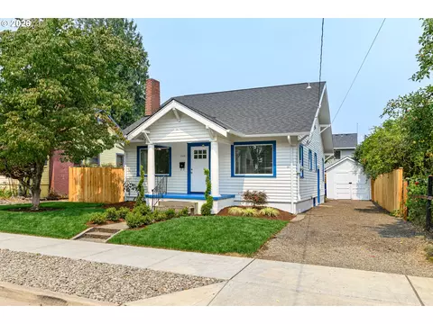 Exterior - 240 E Clarendon St, Gladstone, OR 97027 photo 1 of 8