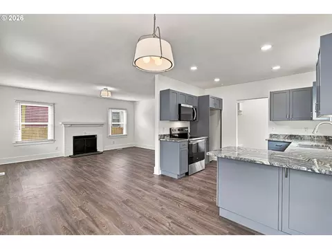Living - 240 E Clarendon St, Gladstone, OR 97027 photo 7 of 8