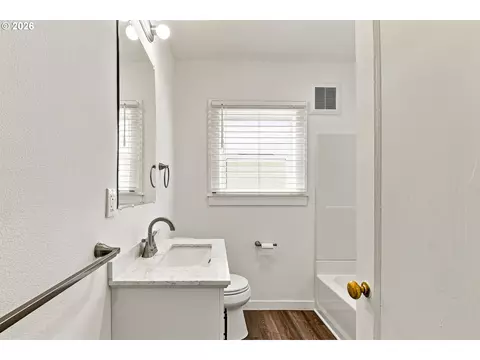 Bath - 240 E Clarendon St, Gladstone, OR 97027 photo 1 of 4