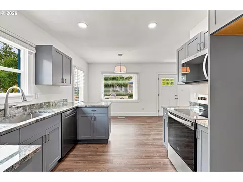 Kitchen - 240 E Clarendon St, Gladstone, OR 97027 photo 5 of 6