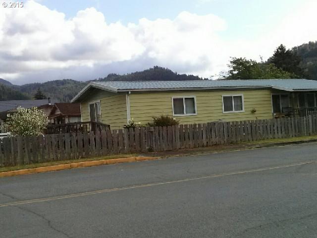 152 Spruce, Powers, OR 97466 photo 1