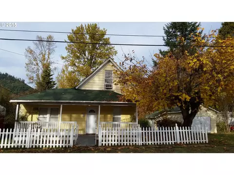 453 Gilbert Ave, Glendale, OR 97442 photo 1