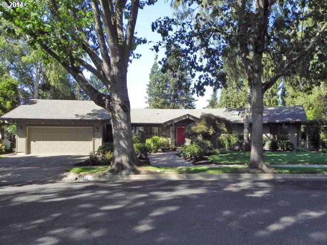 2175 Greenview St, Eugene, OR 97401 photo 1
