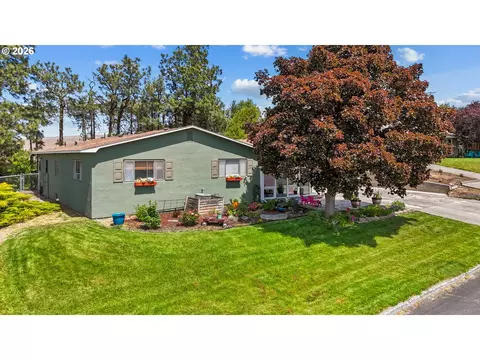 Exterior - 1321 NW King Ave, Pendleton, OR 97801 photo 1 of 12