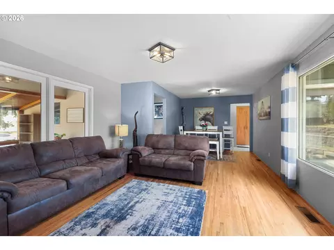 Living - 1321 NW King Ave, Pendleton, OR 97801 photo 2 of 2
