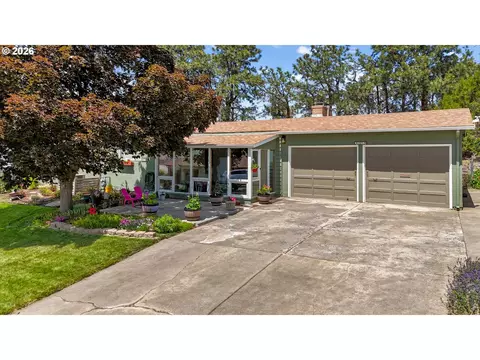 Exterior - 1321 NW King Ave, Pendleton, OR 97801 photo 2 of 12