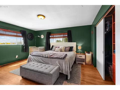 Bedroom - 1321 NW King Ave, Pendleton, OR 97801 photo 1 of 2