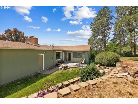 Exterior - 1321 NW King Ave, Pendleton, OR 97801 photo 7 of 12